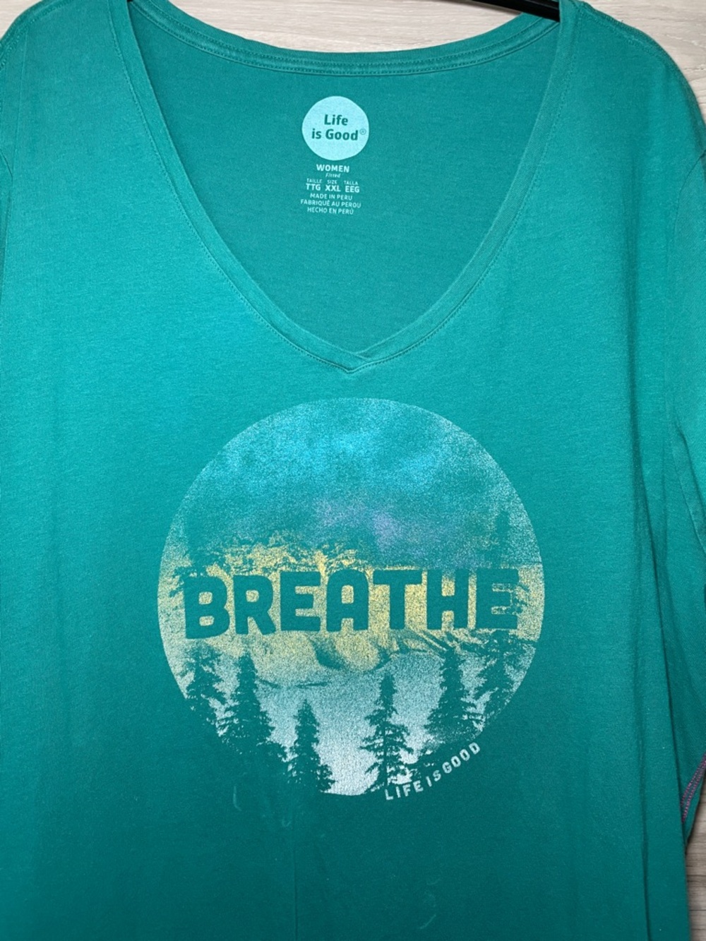 EUC- Vintage Women's Life is Good SS V Neck Graphic Tee - Picture 2 of 10